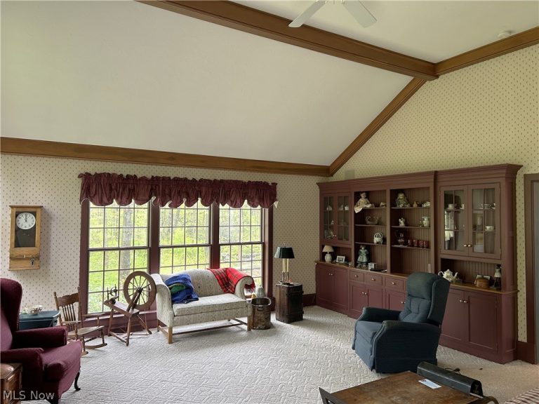 9201 Wilson Mills Road, Chesterland, OH - Photo 5
