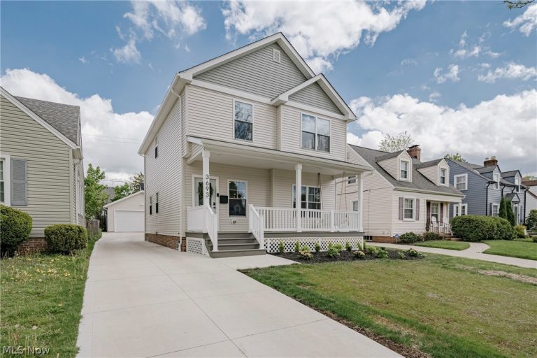 3693 Pennington Road, Shaker Heights, OH - Photo 2