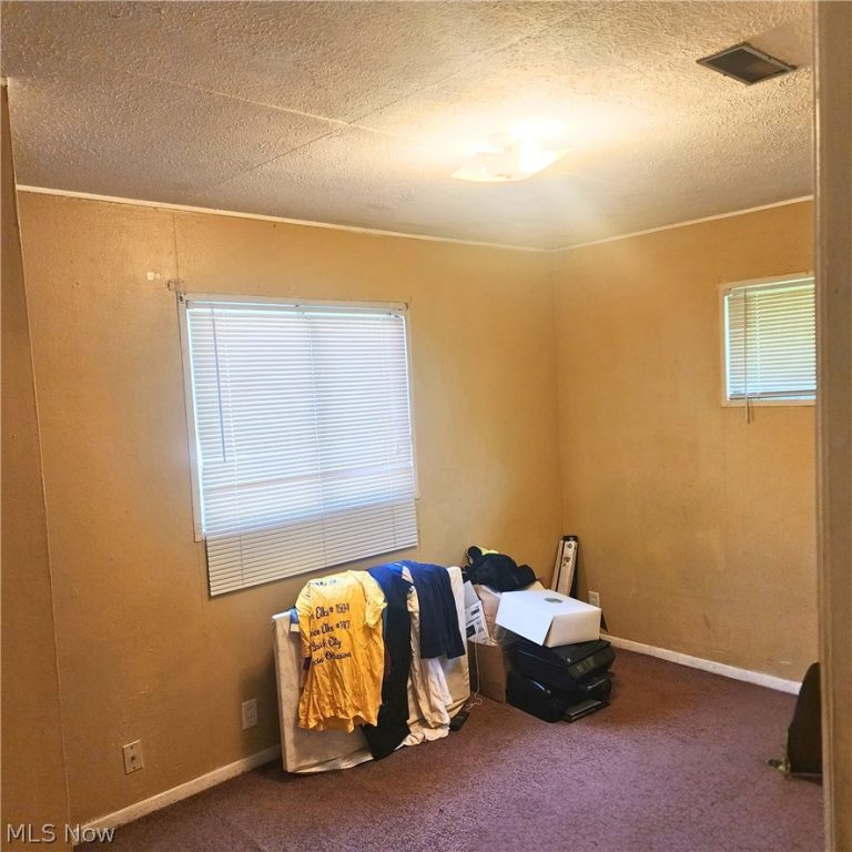 1296 Ottawa Avenue, Akron, OH - Photo 6