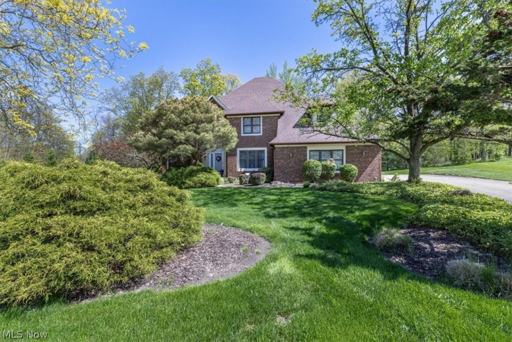 8051 Valleyview Court, North Royalton, OH