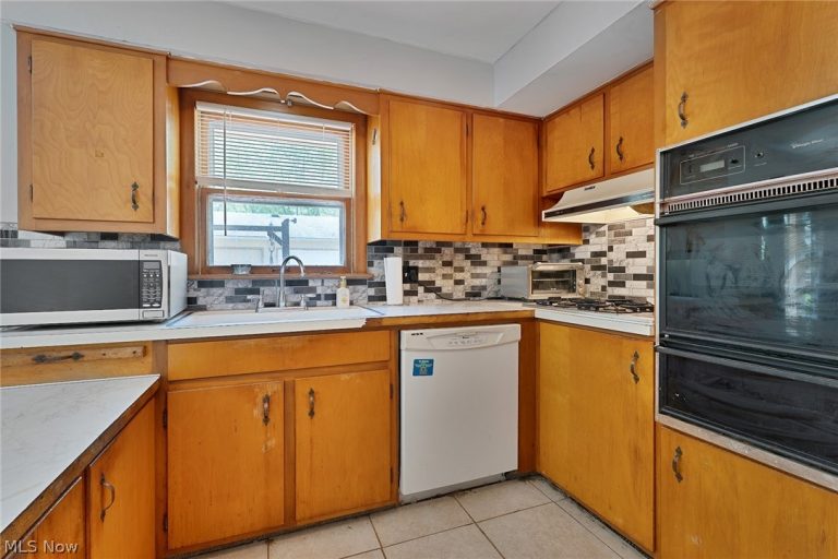 4285 Kerrybrook Drive, Youngstown, OH - Photo 4