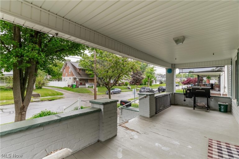 2417 Arch Avenue, Alliance, OH - Photo 5