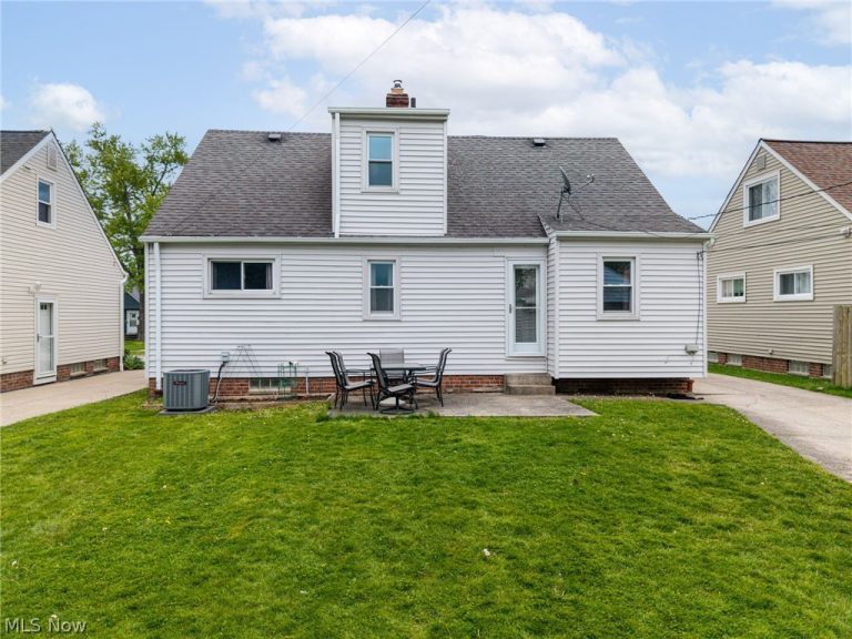 1234 Miner Road, Mayfield Heights, OH - Photo 4