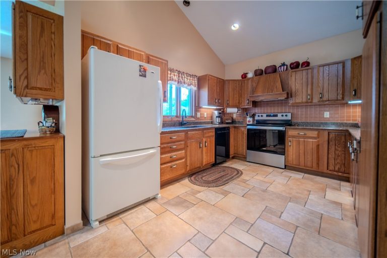 4502 Glen Eagle Drive, Brecksville, OH - Photo 8