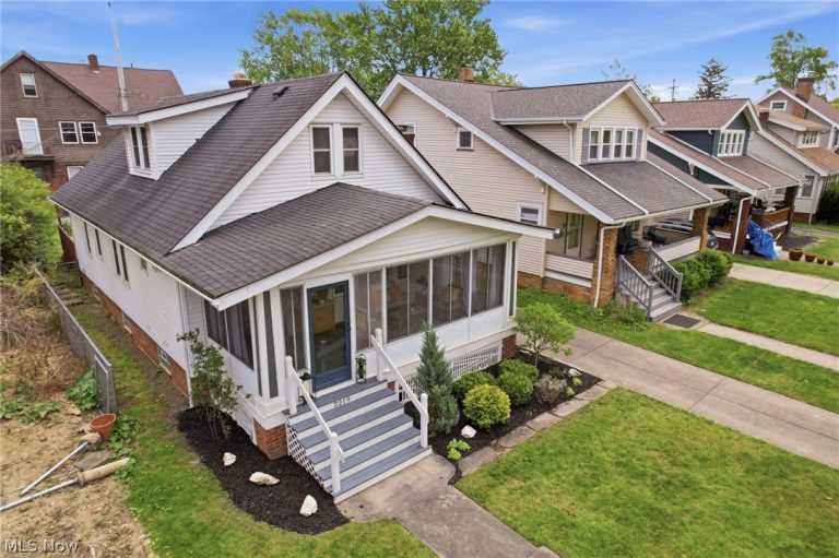 2219 Carabel Avenue, Lakewood, OH, 44107