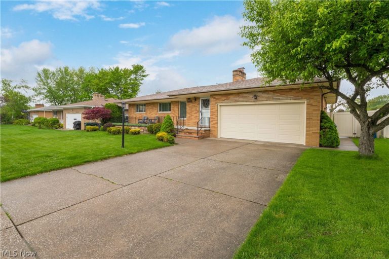 14666 Robert Drive, Middleburg Heights, OH - Photo 3