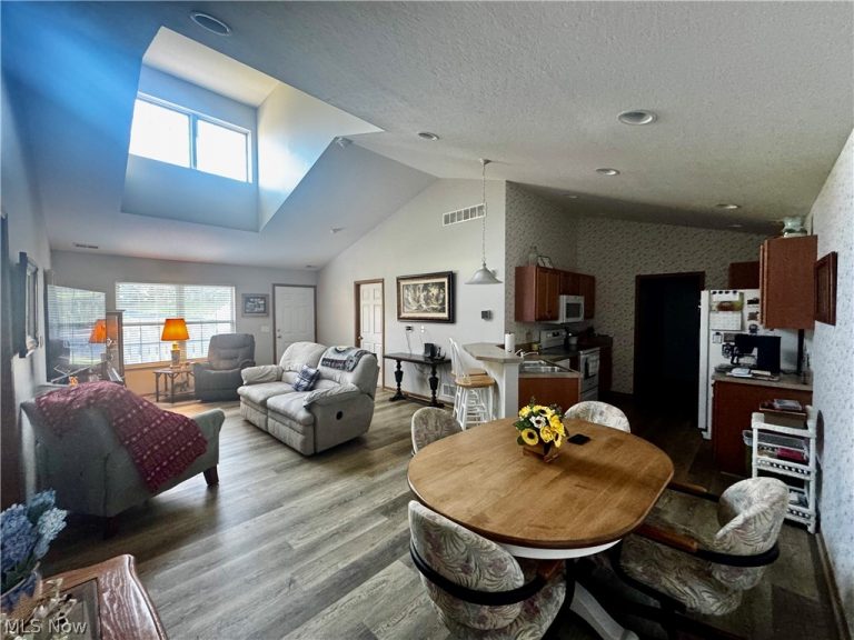 2570 Barnstone Avenue, Canton, OH - Photo 6