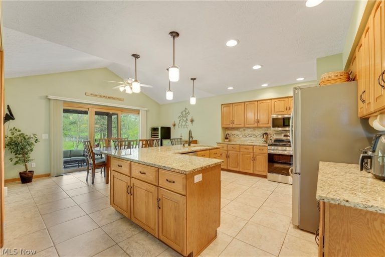 10172 Bissell Drive, Twinsburg, OH - Photo 5