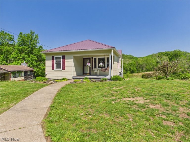 44 Glendale Road, Cairo, WV - Photo 2