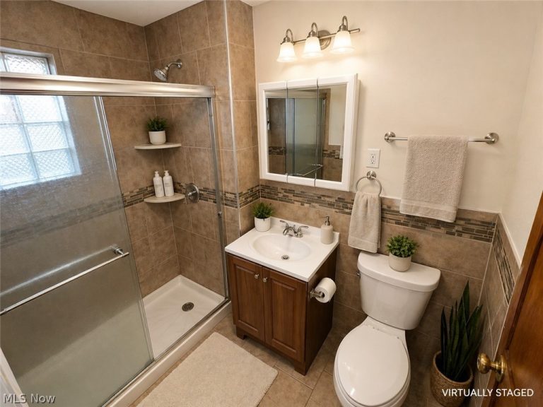 29734 Euclid Avenue, Wickliffe, OH - Photo 4