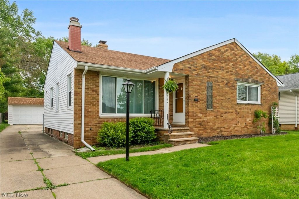 7249 Greenleaf Avenue, Parma, OH