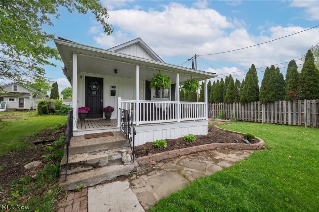 368 4th Drive, New Philadelphia, OH