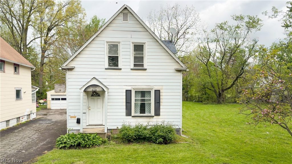 642 Parkman Road, Warren, OH