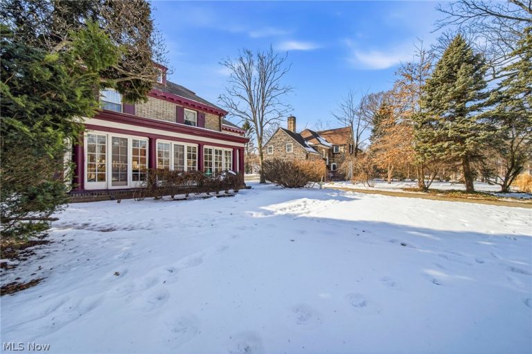 10111 Edgewater Drive, Cleveland, OH - Photo 4