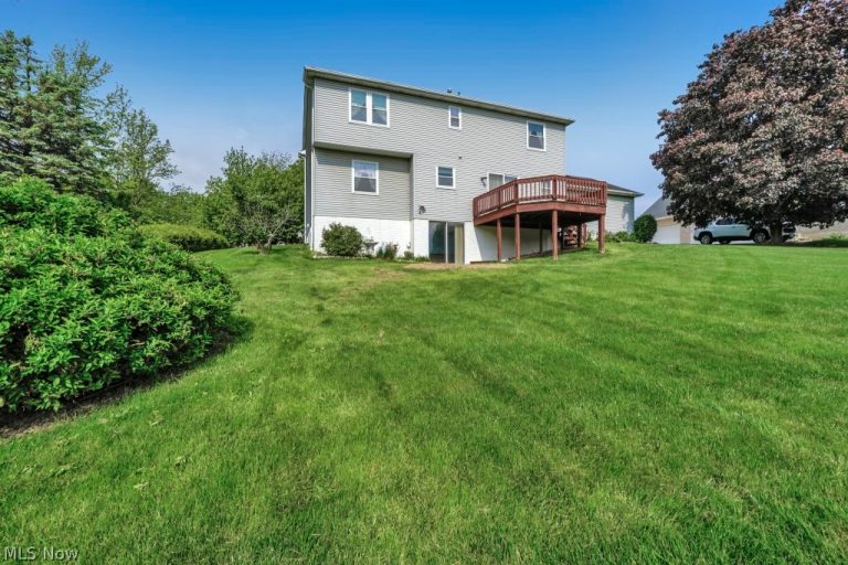 73 Lakecrest Boulevard, Hinckley, OH - Photo 2