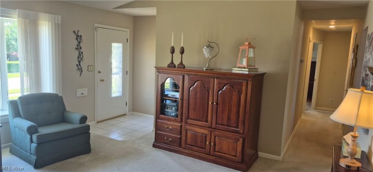 73 Hillsdale Avenue, Seven Hills, OH - Photo 6