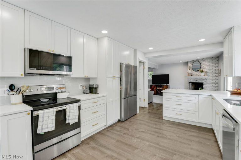 7850 Country Court, Mentor, OH - Photo 6