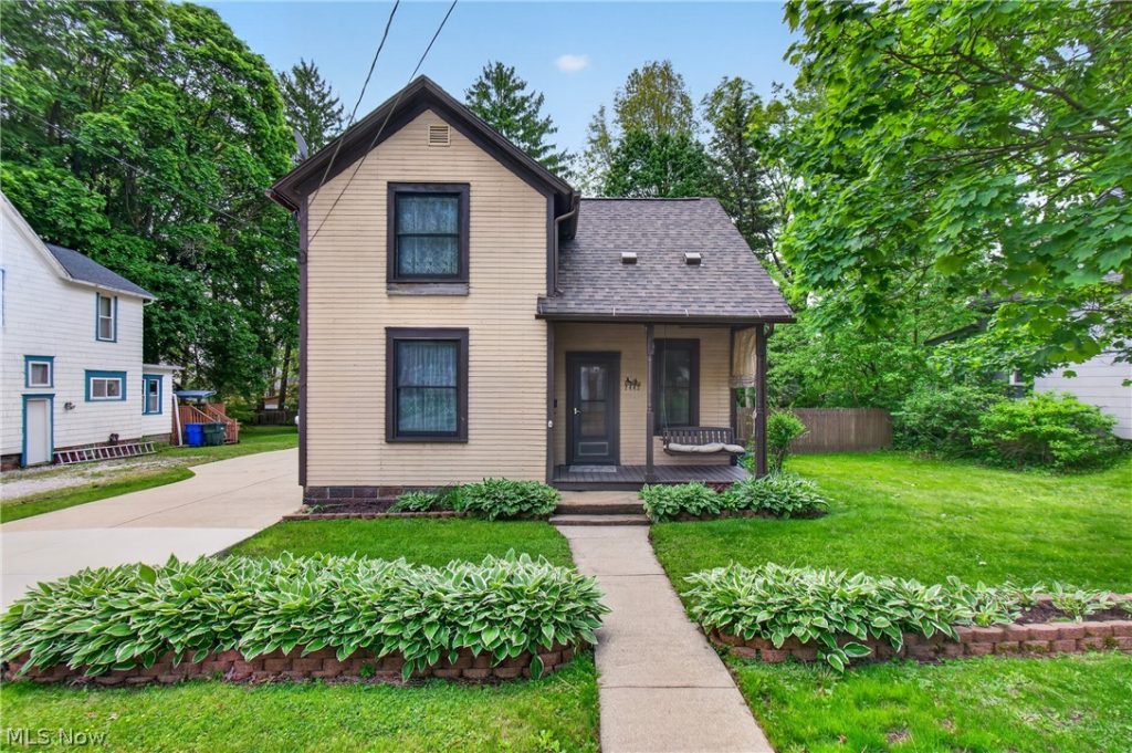 2443 3rd Street, Cuyahoga Falls, OH