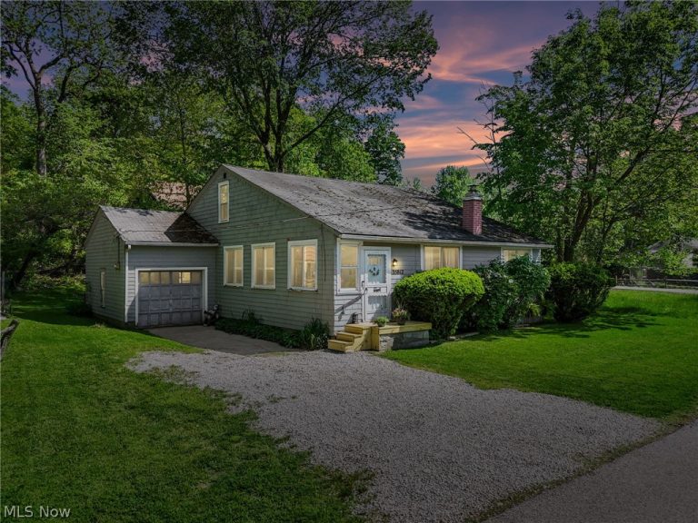 35812 Wanaka Boulevard, Eastlake, OH - Photo 2