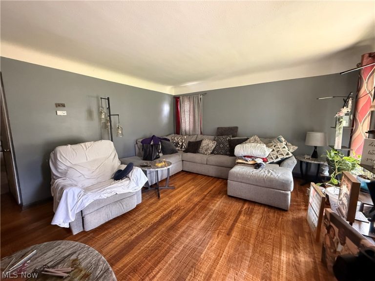 13701 Maple Leaf Drive, Garfield Heights, OH - Photo 6