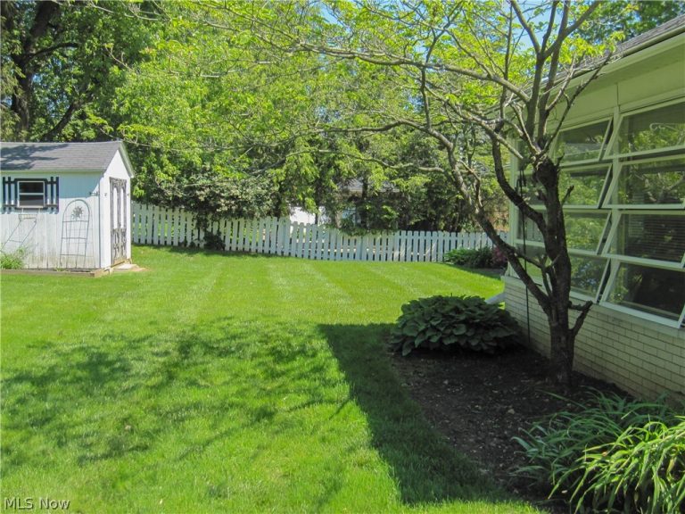 7351 Starcliff Avenue, North Canton, OH - Photo 8