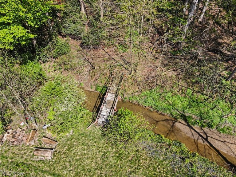12376 Heath Road, Chesterland, OH - Photo 2