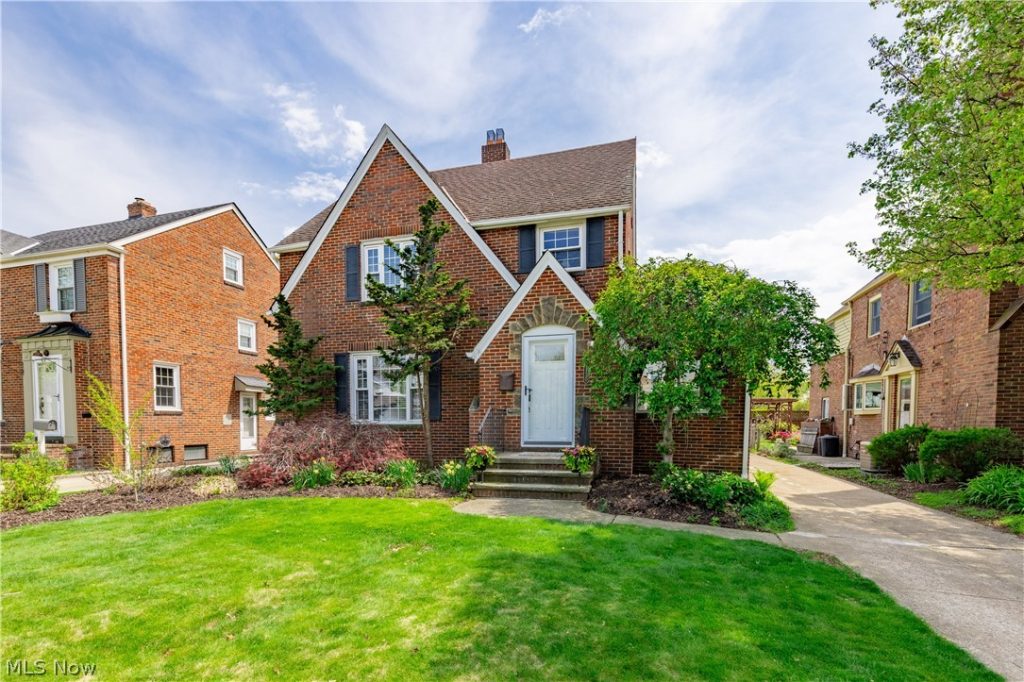 21130 Edgecliff Drive, Euclid, OH