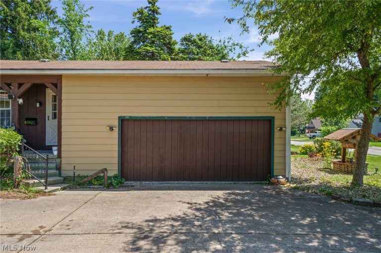 22486 Macbeth Avenue, Fairview Park, OH - Photo 5