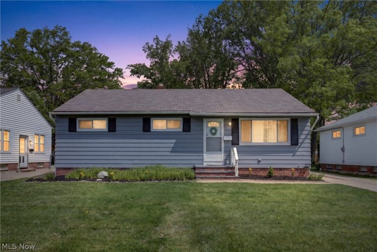 30121 Vineyard Road, Willowick, OH - Photo 3