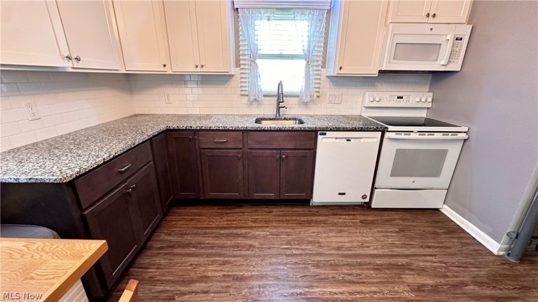 1206 Genesee Avenue, Mayfield Heights, OH - Photo 8