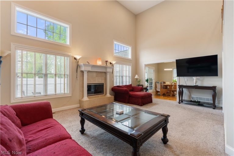 30 Pine Villa Trail #5, Aurora, OH - Photo 8