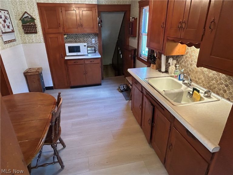 4411 Maplecrest Avenue, Parma, OH - Photo 3