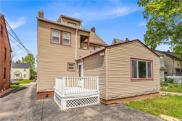 3618 Farland Road, University Heights, OH - Photo 8