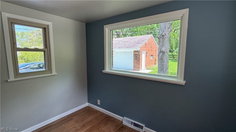 24420 Glenbrook Boulevard, Euclid, OH - Photo 8