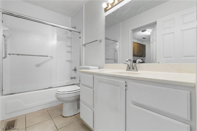 5104 Liberty Lane #A, Willoughby, OH - Photo 6