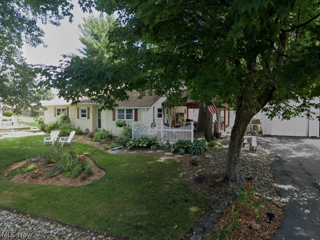 176 Rockridge Road, Chippewa Lake, OH