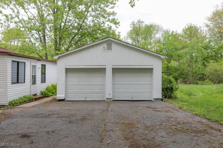 701 Portage Lakes Drive, Coventry, OH - Photo 8