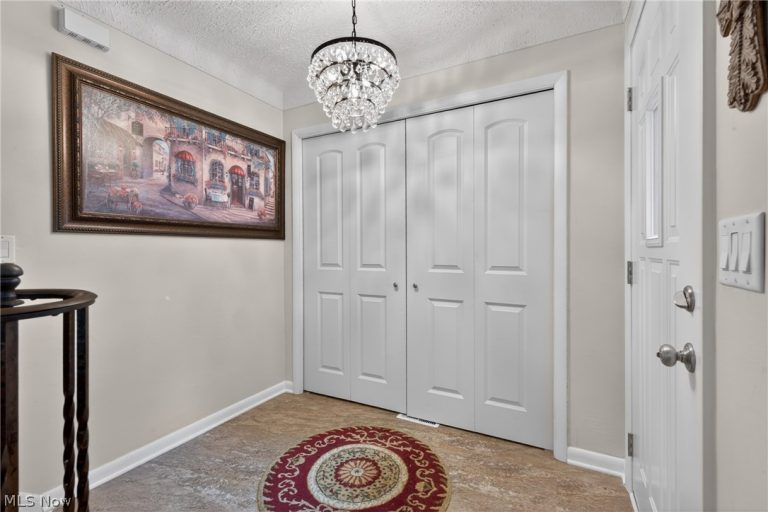 2426 Lander Road, Pepper Pike, OH - Photo 4