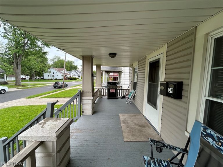 10014 Sladden Avenue, Garfield Heights, OH - Photo 2