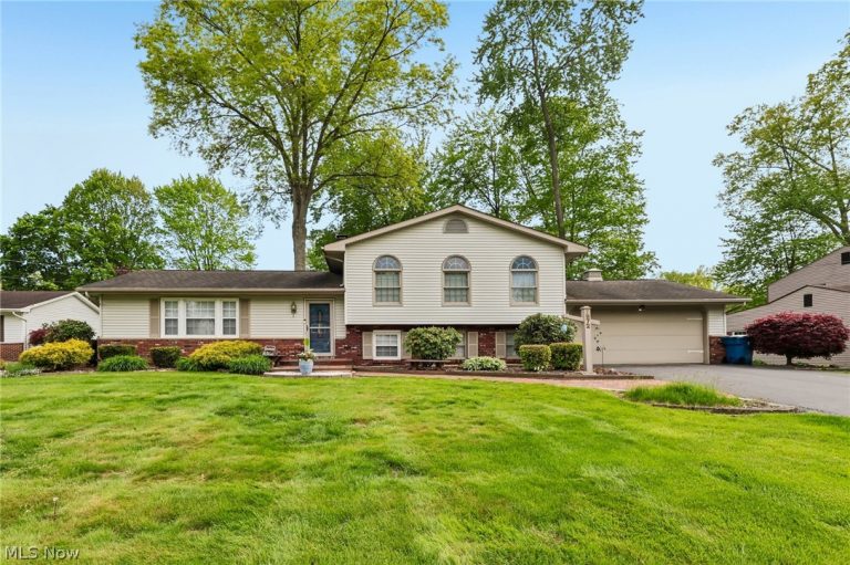 7972 Glen Oaks Drive, Howland, OH, 44484