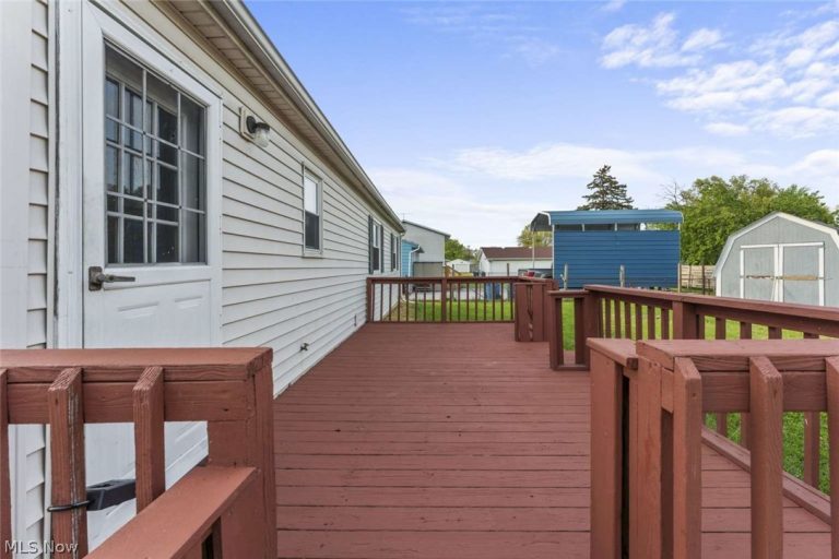3917 Seneca Avenue, Lorain, OH - Photo 8