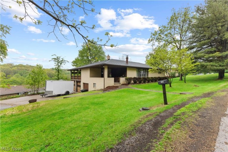 107 Laurel Drive, Weirton, WV - Photo 2