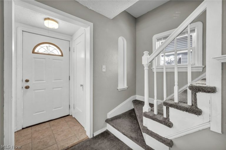 22601 Ivan Avenue, Euclid, OH - Photo 3