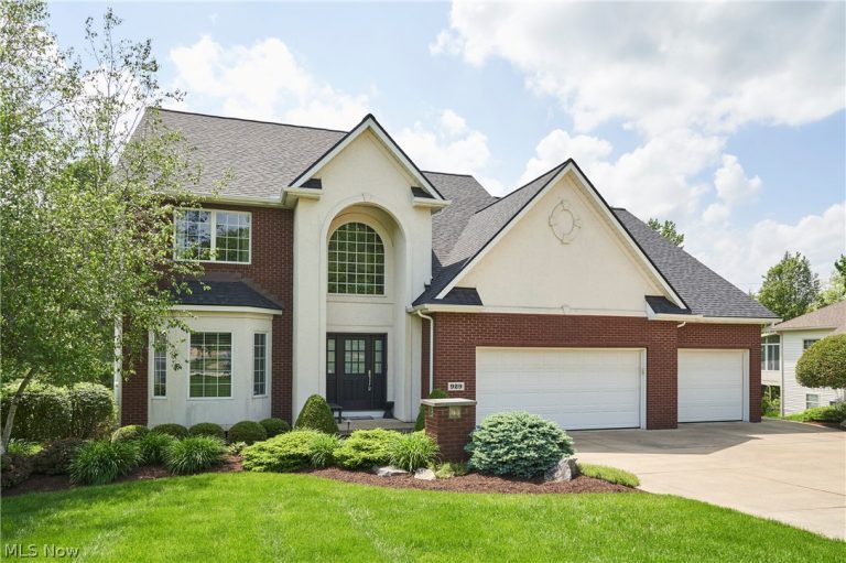 929 Hidden Valley Drive, Wadsworth, OH, 44281
