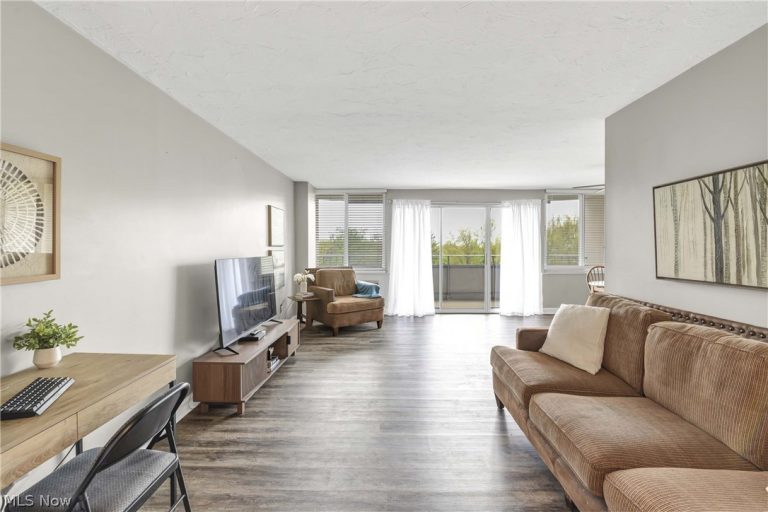 12900 Lake Avenue #812, Lakewood, OH - Photo 3