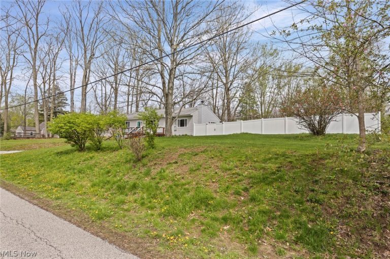 565 Perry Road, Tallmadge, OH - Photo 3