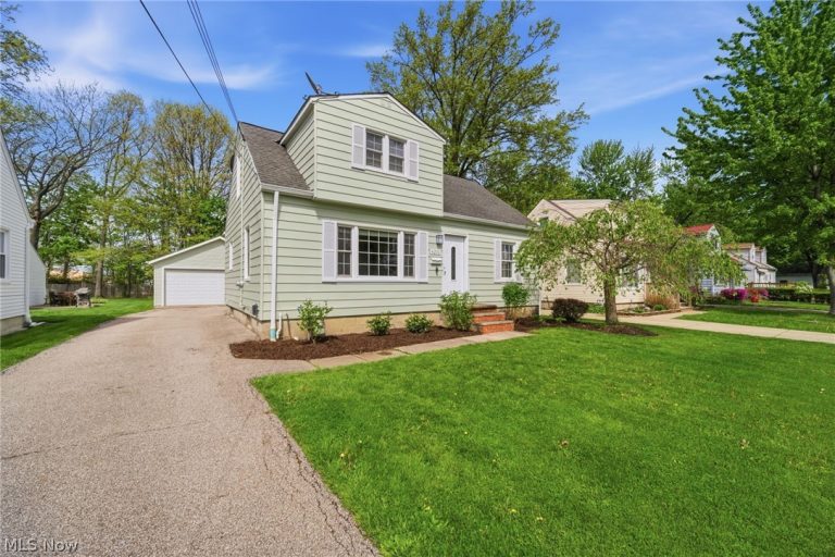 4276 Grove Avenue, Willoughby, OH - Photo 2