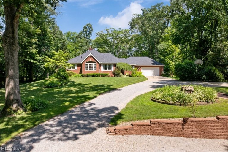 10400 Stoneacre Street, Canal Fulton, OH - Photo 2