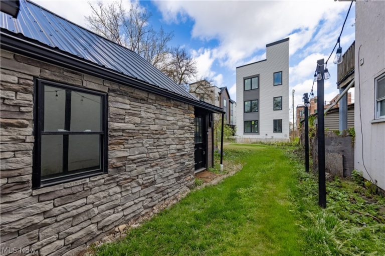 2499 Professor Avenue #2, Cleveland, OH, 44113