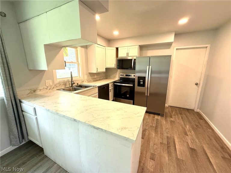 4088 Lynwood, Kent, OH - Photo 6
